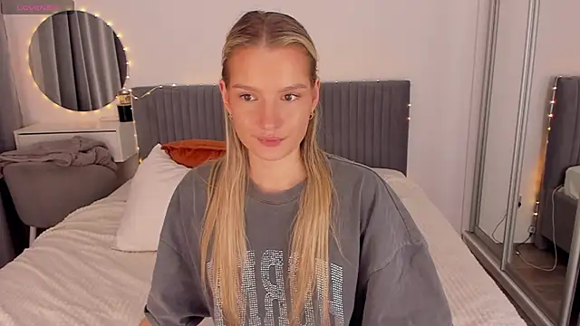 CassieRayss online show from April 2026 02:44:02 PM