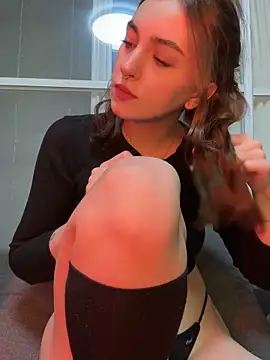 hotAssHell  online show from March 2025 05:49:02 PM