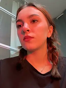 hotAssHell  online show from March 2025 05:22:01 PM