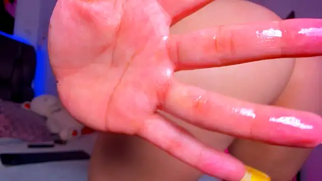 camilawhite   online show from April 2026 04:37:01 PM