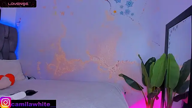 Snapshot of camilawhite__ chatting on February 2025 07:55:02 PM camilawhite online show from February 2025 07:55:02 PM