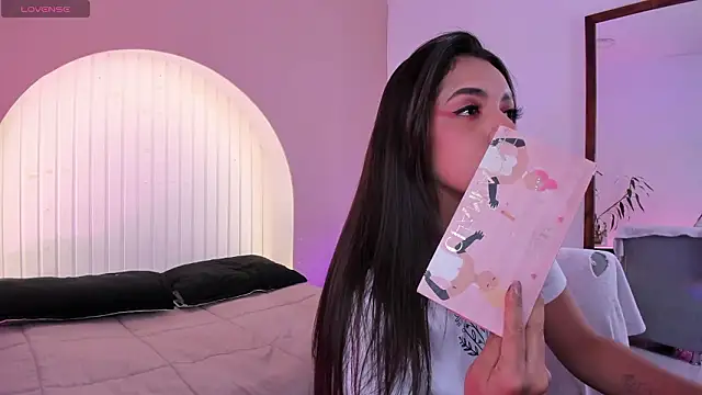 martina duque  online show from March 2026 06:25:01 PM