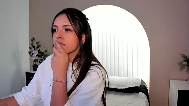 martina duque  online show from March 2026 06:34:01 PM