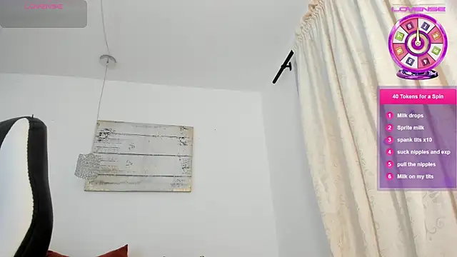 Snapshot of emma_castilloo chatting on February 2025 10:43:02 PM emma castilloo online show from February 2025 10:43:02 PM