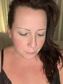 xsexycurvymilf online show from February 2025 03:00:02 PM