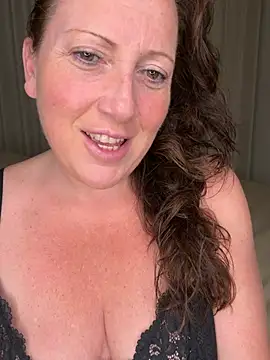 xsexycurvymilf online show from May 2026 03:05:01 PM