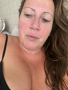 Snapshot of xsexycurvymilf chatting on July 2026 06:24:01 AM xsexycurvymilf online show from July 2026 06:24:01 AM