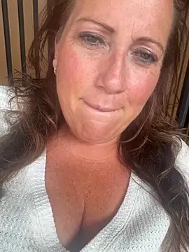 xsexycurvymilf online show from June 2026 02:05:02 PM