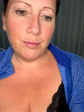 xsexycurvymilf online show from October 2025 02:07:01 PM