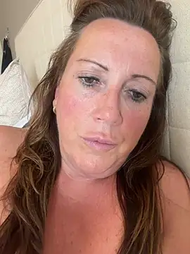 Snapshot of xsexycurvymilf chatting on July 2026 03:20:02 PM xsexycurvymilf online show from July 2026 03:20:02 PM