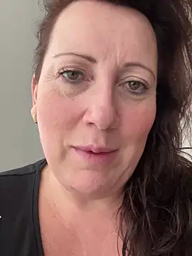 xsexycurvymilf online show from February 2025 01:06:01 PM