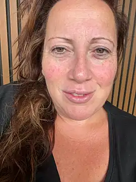 Snapshot of xsexycurvymilf chatting on August 2026 06:44:02 AM xsexycurvymilf online show from August 2026 06:44:02 AM
