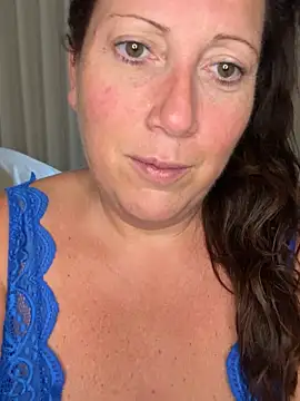 xsexycurvymilf online show from September 2025 02:12:01 PM