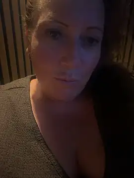 Snapshot of xsexycurvymilf chatting on July 2026 08:31:01 PM xsexycurvymilf online show from July 2026 08:31:01 PM