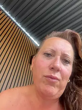 Snapshot of xsexycurvymilf chatting on July 2026 12:45:02 PM xsexycurvymilf online show from July 2026 12:45:02 PM