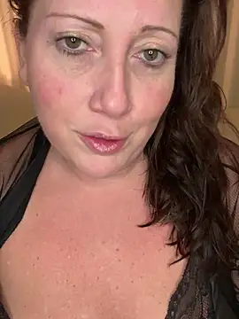 xsexycurvymilf online show from February 2025 03:08:01 PM