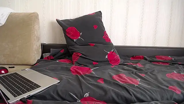 Fire  Foxx online show from June 2026 01:42:02 PM