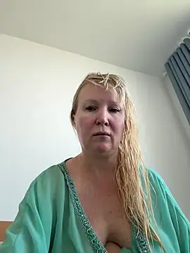 EmmaInLove23 online show from February 2026 02:18:02 AM