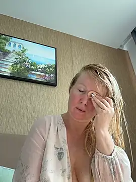 EmmaInLove23 online show from July 2026 02:18:02 AM