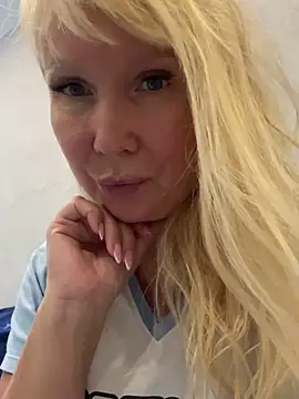 EmmaInLove23 online show from November 2025 07:02:01 AM