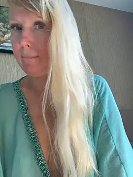 EmmaInLove23 online show from June 2026 09:25:02 AM