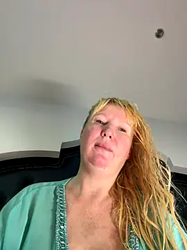 EmmaInLove23 online show from October 2025 01:06:02 AM