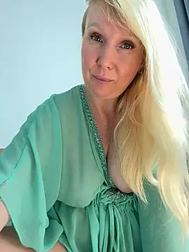 EmmaInLove23 online show from February 2026 02:34:01 AM