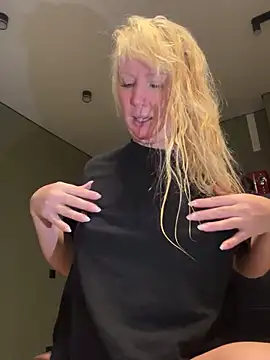 EmmaInLove23 online show from November 2025 02:21:01 AM