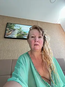 EmmaInLove23 online show from July 2026 12:24:01 AM