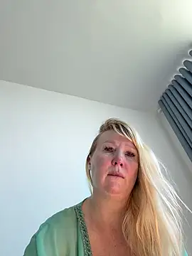 EmmaInLove23 online show from March 2026 02:12:02 AM