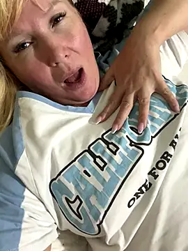 EmmaInLove23 online show from November 2025 02:21:01 PM