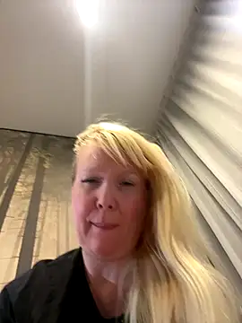 EmmaInLove23 online show from November 2025 03:06:01 AM