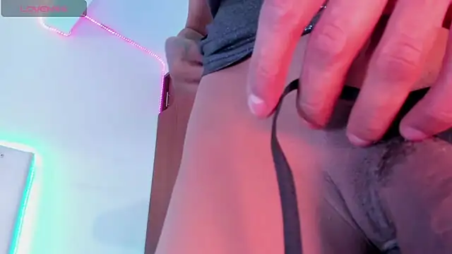 ivannapretyts online show from December 2025 04:42:01 PM