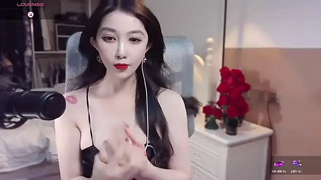 Snapshot of vyizh- chatting on February 2025 05:45:01 AM vyizh- online show from February 2025 05:45:01 AM