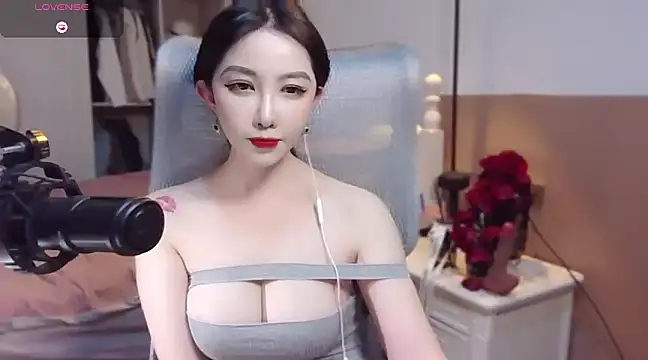 Snapshot of vyizh- chatting on January 2025 09:13:02 AM vyizh- online show from January 2025 09:13:02 AM