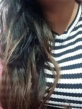 Snapshot of _Redwine_ chatting on January 2026 06:01:01 PM Redwine online show from January 2026 06:01:01 PM