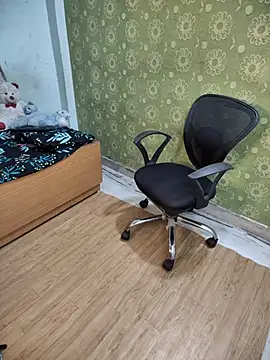 Snapshot of _Redwine_ chatting on November 2025 04:55:01 AM Redwine online show from November 2025 04:55:01 AM