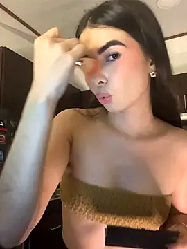 Coralinee 01 online show from November 2025 12:33:02 AM