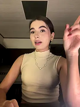 Coralinee 01 online show from December 2025 12:27:02 AM