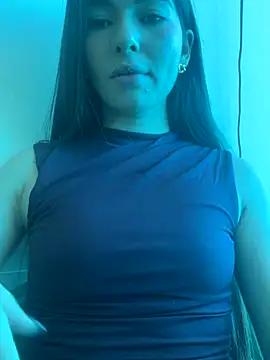 Coralinee 01 online show from November 2025 03:11:01 PM