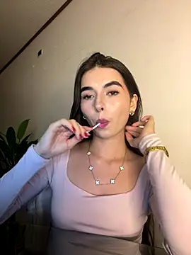 Coralinee 01 online show from January 2026 12:06:02 AM