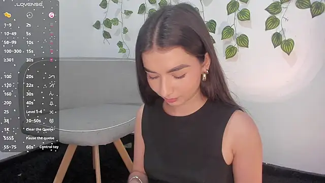 Snapshot of Coralinee_01 chatting on December 2024 08:22:02 PM Coralinee 01 online show from December 2024 08:22:02 PM