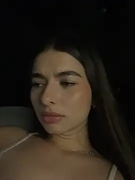 Snapshot of Coralinee_01 chatting on April 2026 10:40:02 PM Coralinee 01 online show from April 2026 10:40:02 PM