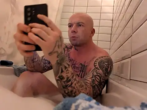 nicedicknicetats online show from November 2025 10:48:01 PM