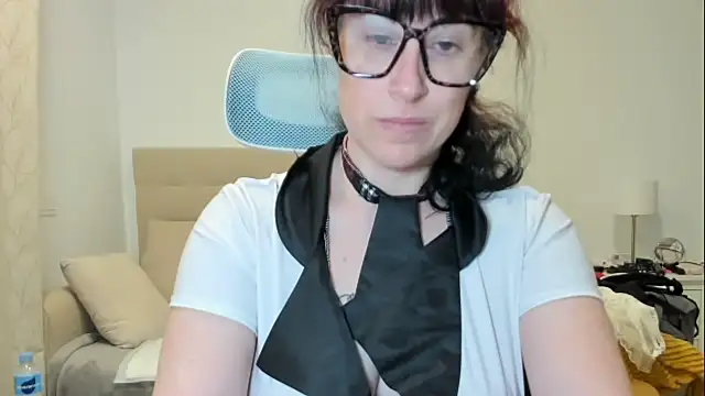 emmita69  online show from February 2026 11:13:02 PM