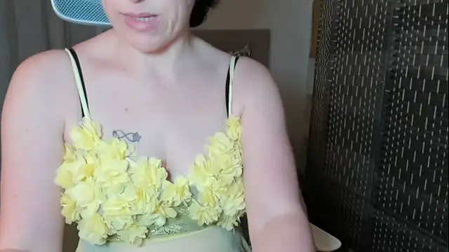 Snapshot of emmita69_ chatting on July 2026 12:41:01 AM emmita69 online show from July 2026 12:41:01 AM