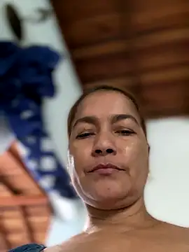 Snapshot of Jlo_69 chatting on October 2025 09:18:01 PM Jlo 69 online show from October 2025 09:18:01 PM