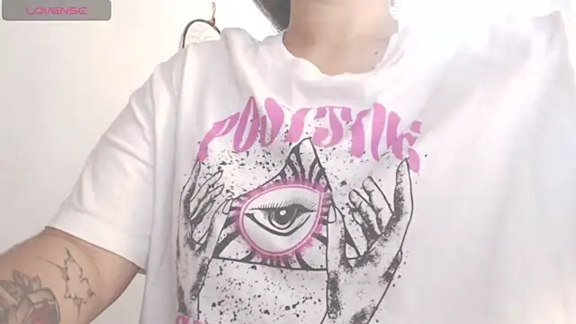 Amara18  online show from April 2026 06:11:02 PM