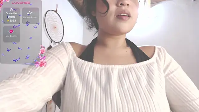 Amara18  online show from October 2025 06:41:02 PM