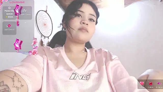 Amara18  online show from November 2025 02:17:01 PM